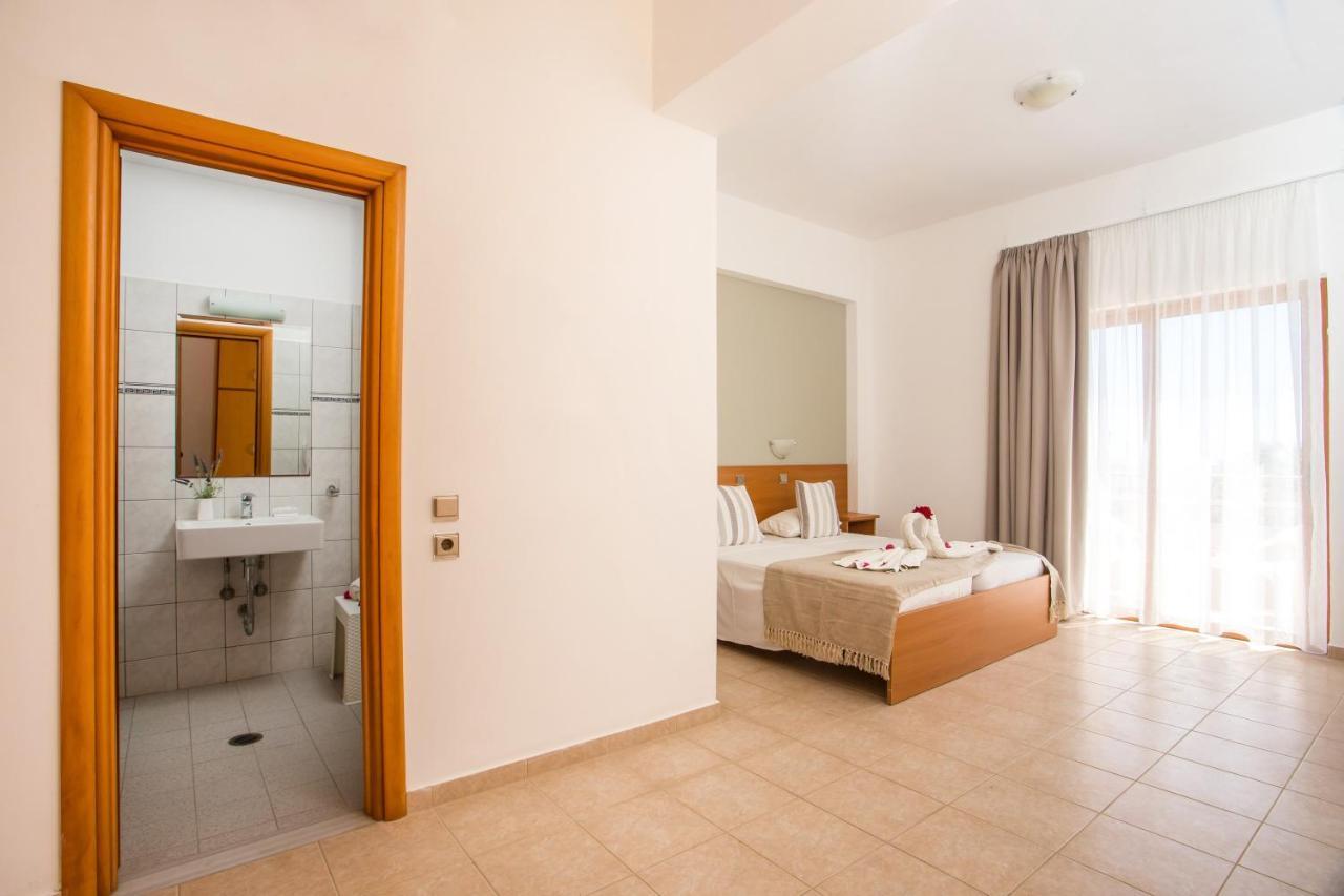 Hotel Ledras Gennadi Buitenkant foto